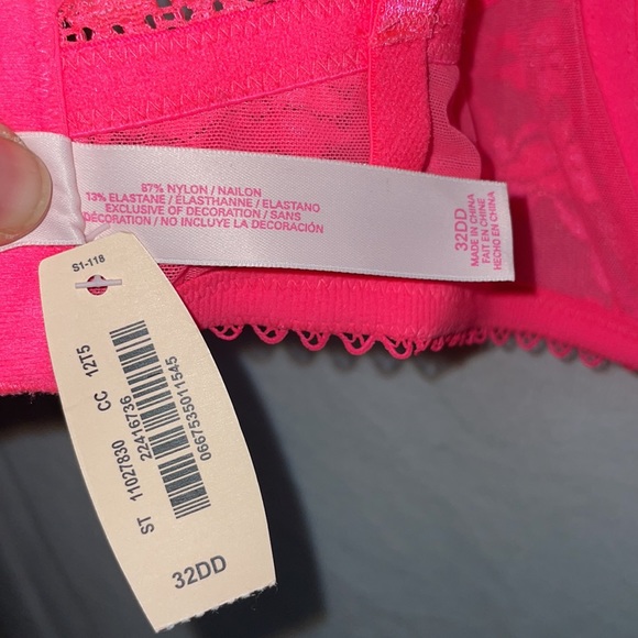 🌟 NWT 🌟 Victoria Secret Lace Bra sz 32DD Underwire and triple clasp support - Picture 6 of 7